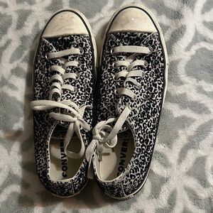 Converse Low Top Sneakers - Black & White Leopard